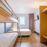מלון B&B Hotel Meaux 2*