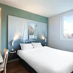 מלון B&B Hotel Meaux 2*