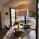 B&B Hotel Meaux מלון