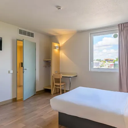 B&B Hôtel MEAUX 2*