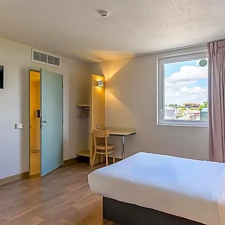 B&B Hotel Meaux 2*