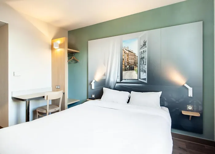 B&B Hotel Meaux מלון מו
